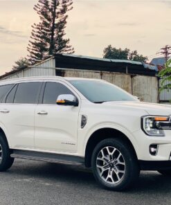 Alternative view of Ford Everest Titanium 4x2 - 2022