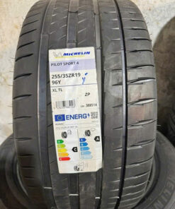 Lốp Michelin 255/35ZR19 Pilot Sport 4